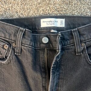 Black Abercrombie curve love 90’s straight leg ultra high rise jeans